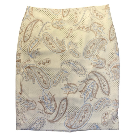 Ann Taylor Cream and Gray Knee-Length Pencil Skirt with Paisley Print Size 4 - Picture 2 of 12